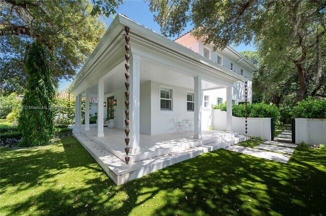 Building Photo - 680 Destacada Ave