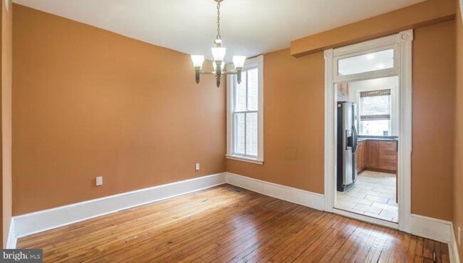 Building Photo - 1319 35th St NW