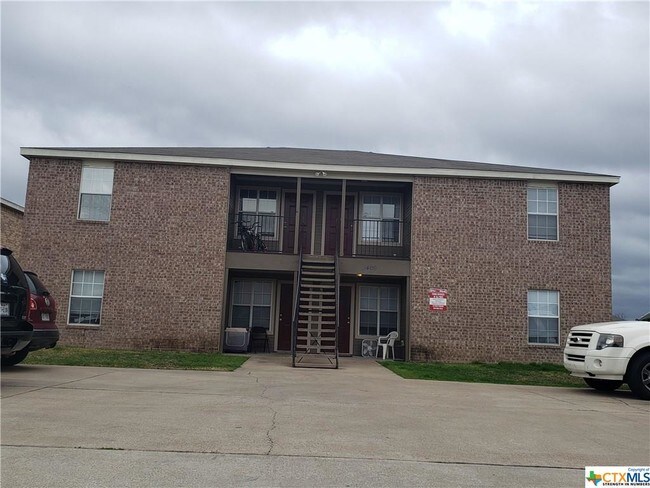 Building Photo - 3406 Hereford Ln