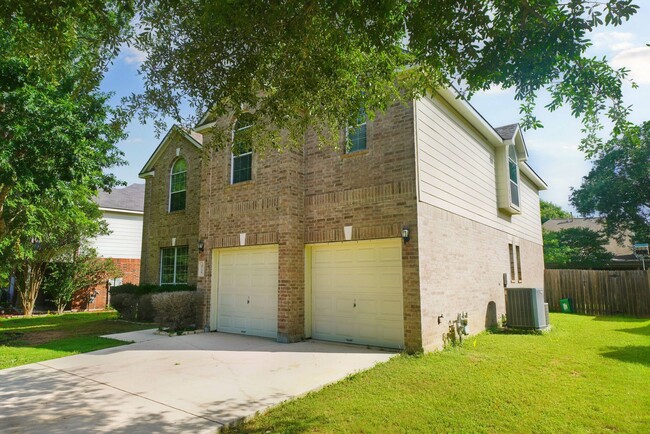 Building Photo - 4736 Green Bluff Dr