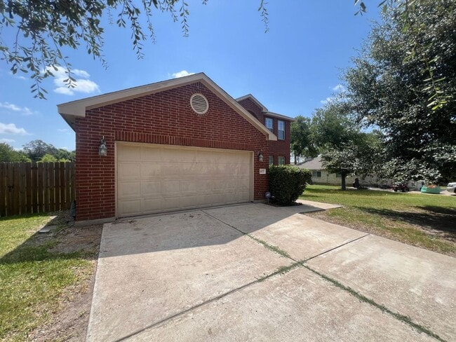 Building Photo - 407 Chieftain Trail