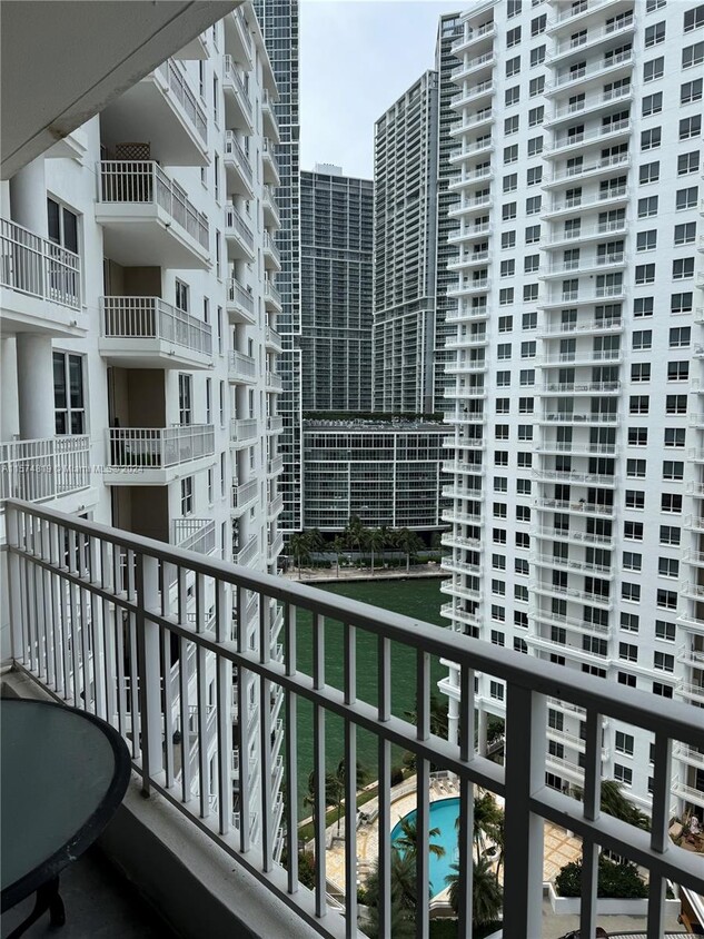 Foto del edificio - 701 Brickell Key Blvd