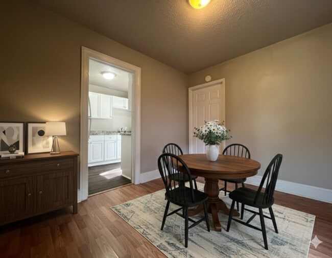 Building Photo - 1256 Edgewood Rd