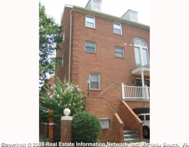Primary Photo - 537 W 20th St