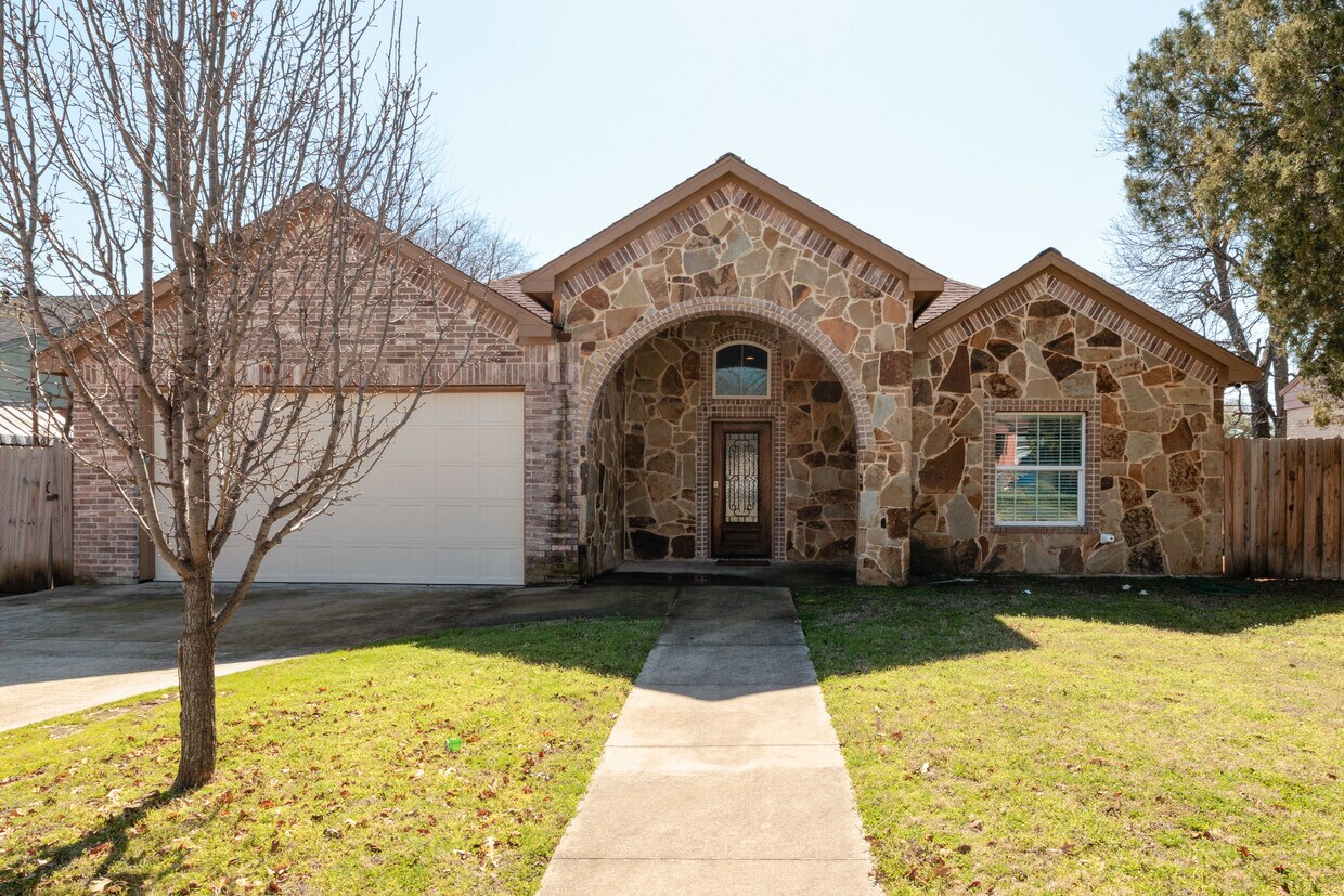 Photo - 3014 Falls Dr (Dallas, TX)