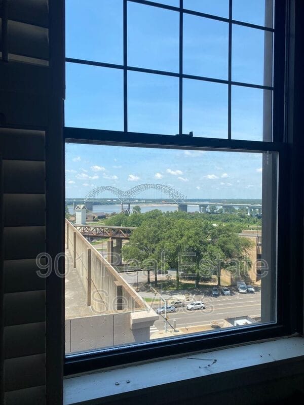 Foto del edificio - 109 N Main St