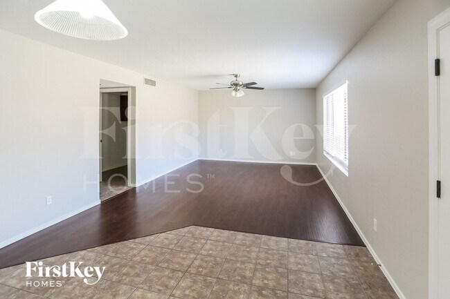 Building Photo - 15874 W Mohave St