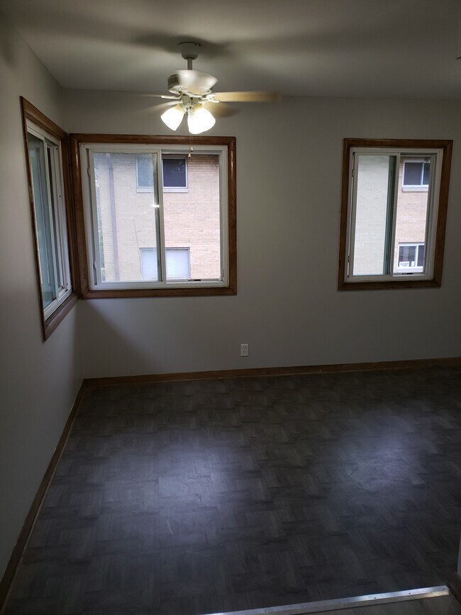 Dinning Room - 8822 W Congress St