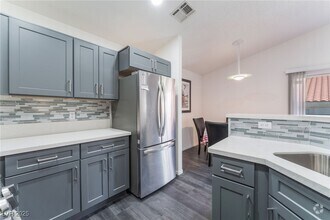 Building Photo - 840 Yacht Harbor Dr