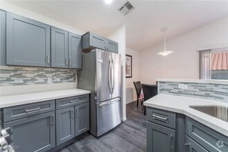 Building Photo - 840 Yacht Harbor Dr