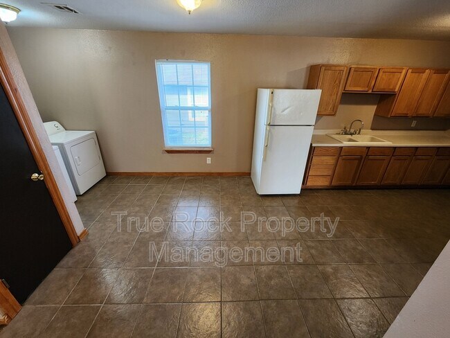 Foto del edificio - 218 E 14th St