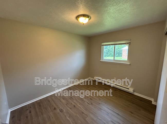 Building Photo - 4564 Waynedale Cir