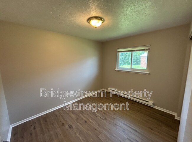 Foto del edificio - 4564 Waynedale Cir