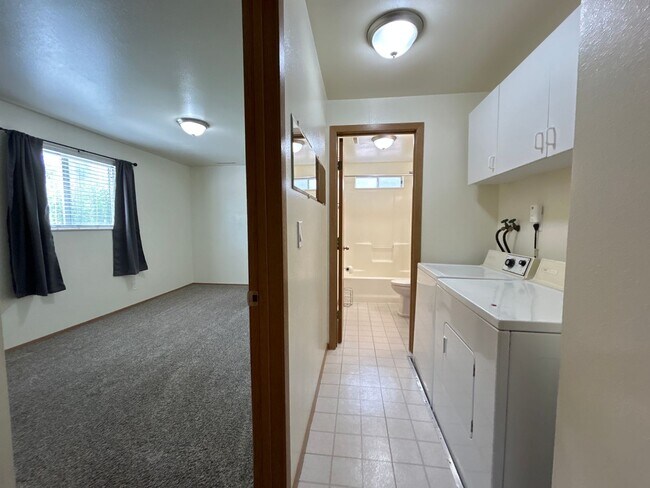 Building Photo - 356 N 900 W