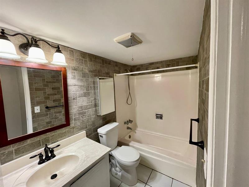 Foto principal - 511 W Kalmia Dr