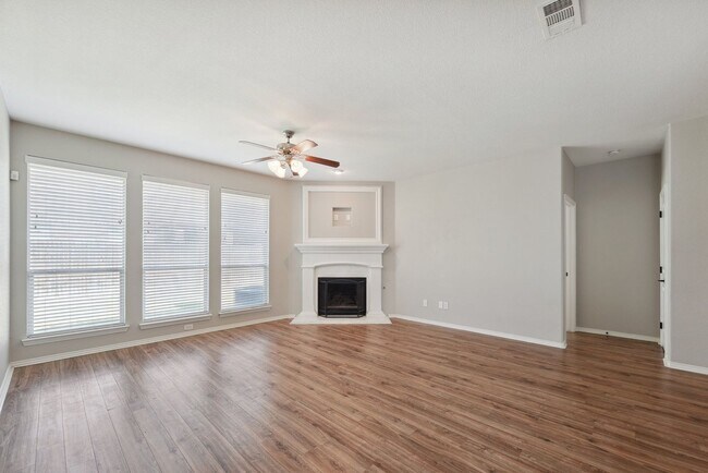 Foto del edificio - 4 Bedroom Single Family in Fort Worth