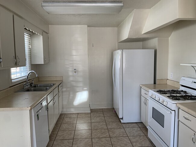 Foto del edificio - 3572 Davenport St