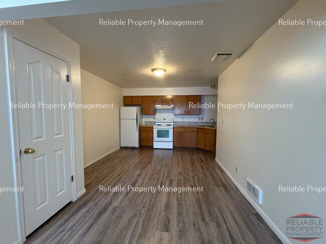 Building Photo - 2114 Meppen Dr