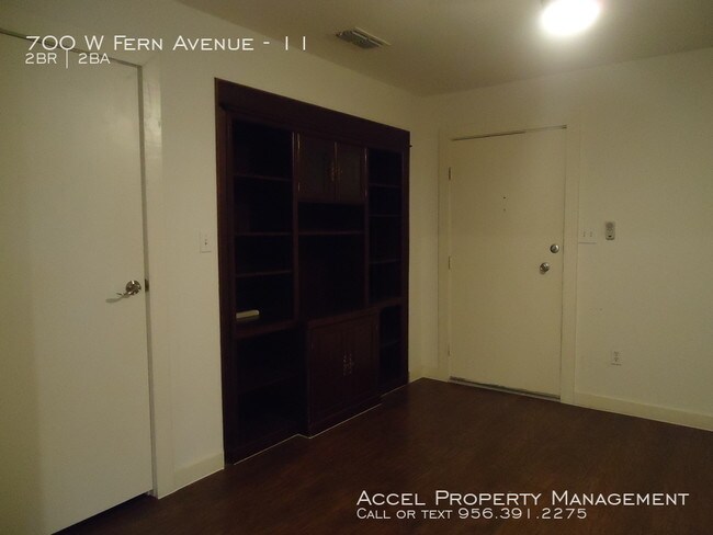 Building Photo - 700 W Fern Ave
