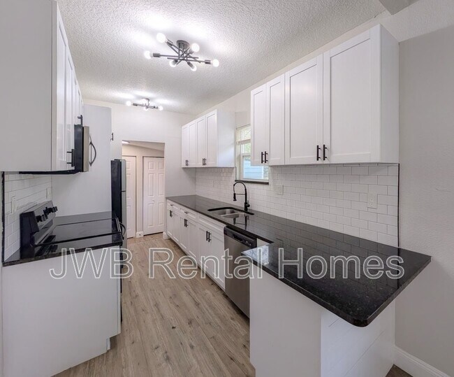 Building Photo - 3028 Green St