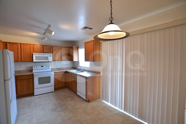 Foto del edificio - 1225 E Maddison St