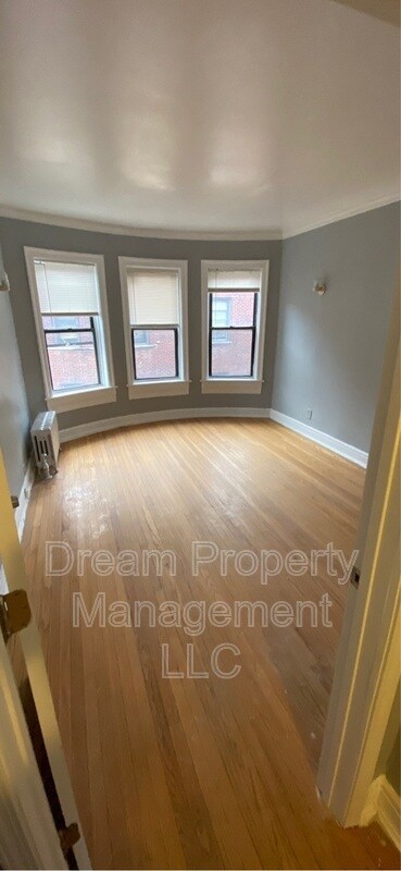 Foto del edificio - 4408 S Drexel Blvd