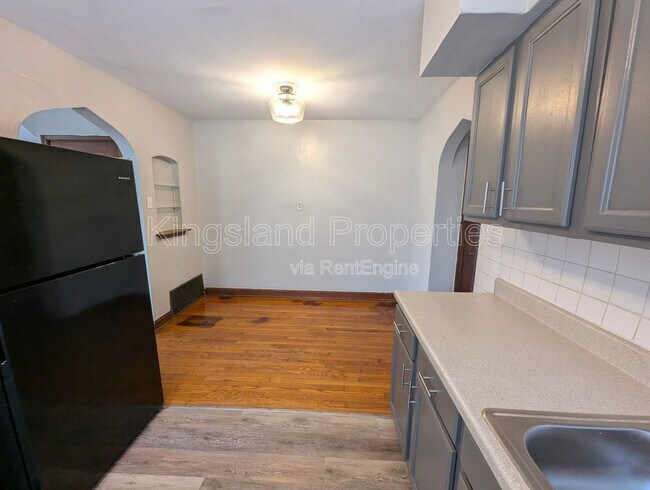 Foto del edificio - 3910 Chippewa St