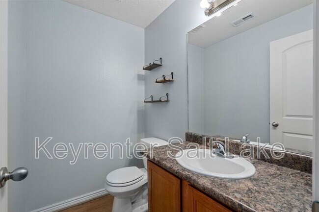 Foto del edificio - 1508 N June St