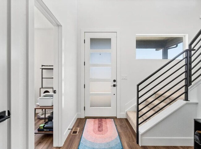 Foto del edificio - 4 Bedroom Single Family in Aurora