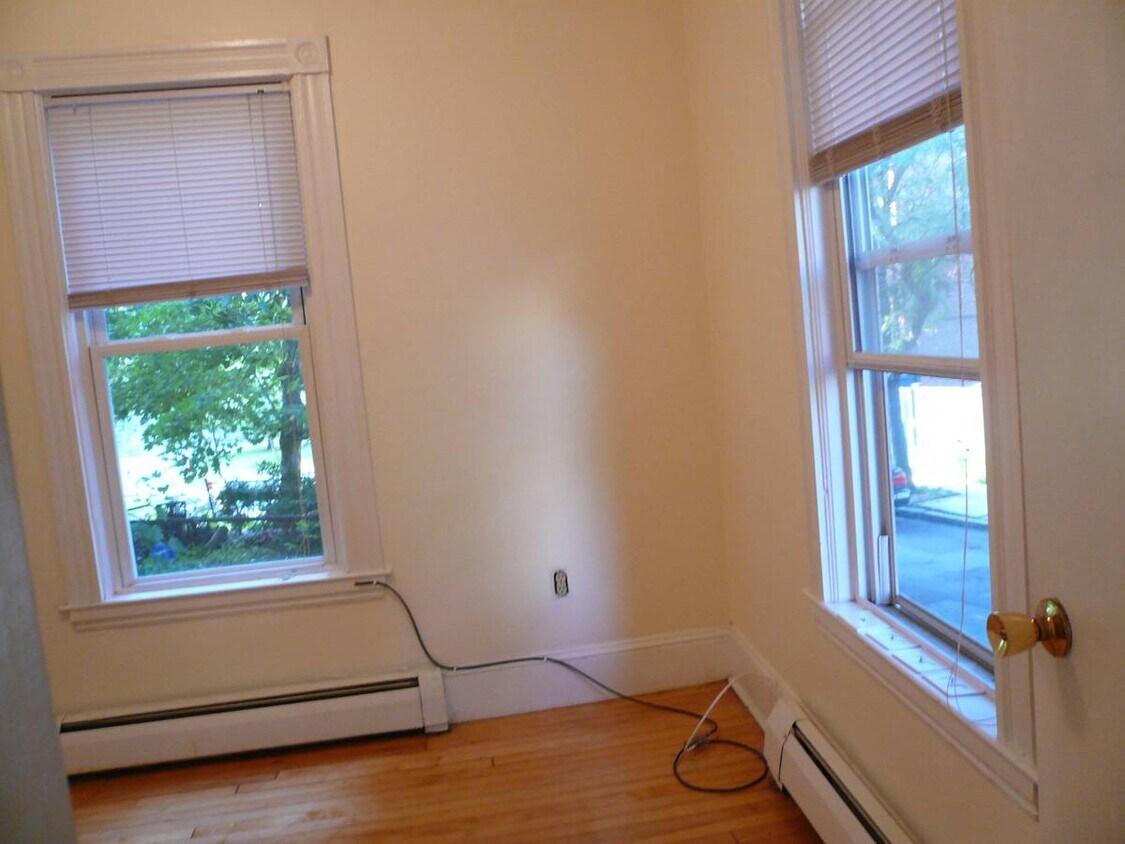 Primary Photo - 22 Highland Ave