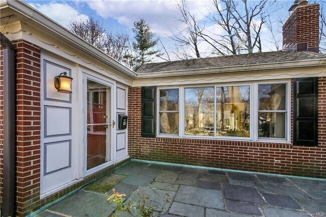 Building Photo - 49 Richbell Rd