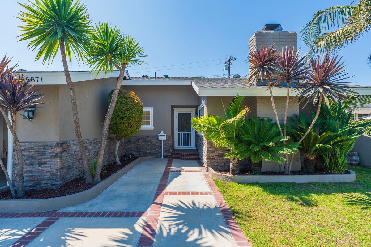 Foto principal - 15871 Belfast Ln