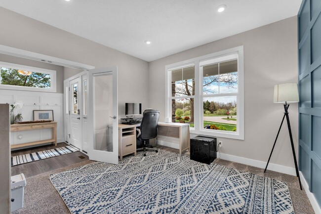 Building Photo - Luxurious 5 bedroom, 3 1/2 bathroom home i...