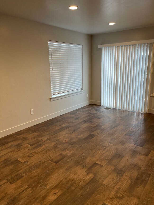 Foto del edificio - 3 Bedroom 2.5 Bathroom Townhome