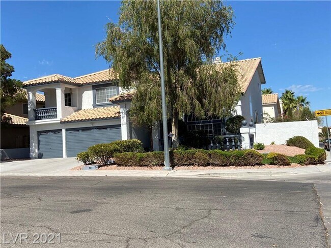 Foto del edificio - Beautifully Remodeled Home with Pool, RV Parking & 3-Car Garage!