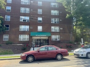 Building Photo - 891 West Blvd