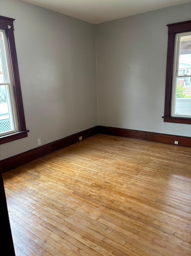 Building Photo - 3611 Buechner Ave