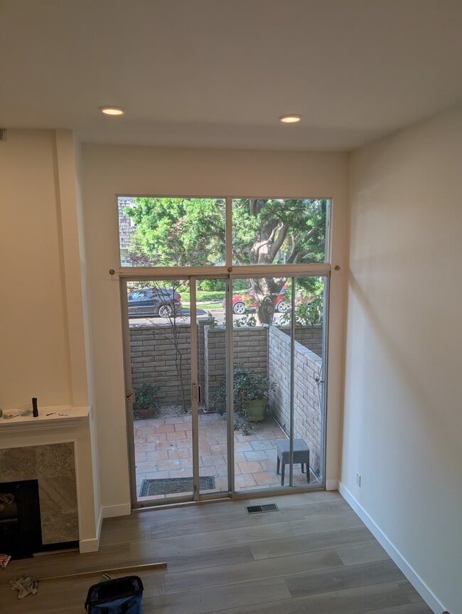 Building Photo - 4775 La Villa Marina