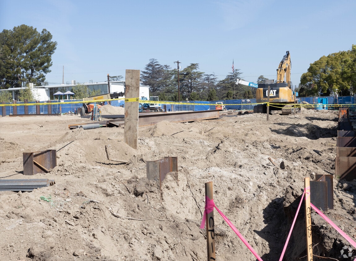 Sun Commons 6329 N Clybourn Ave North Hollywood, CA Apartments for