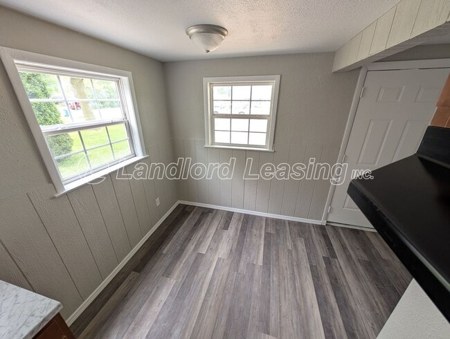 Building Photo - Completely Renovated 3-Bedroom Ranch with Detached Garage