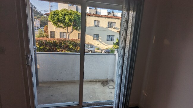 Foto del edificio - 2339 Glendale Blvd