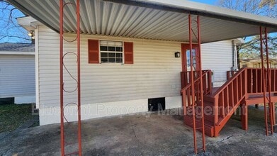 Building Photo - 1033 Minor Dr