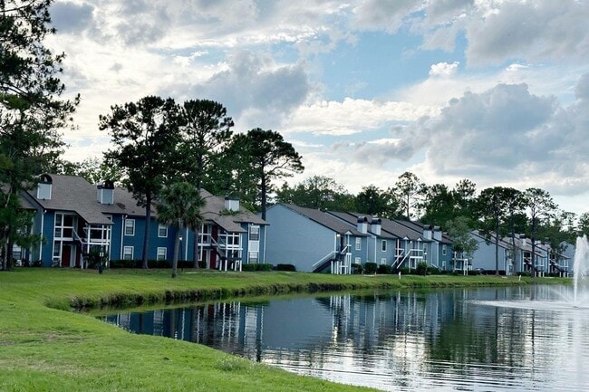 Building Photo - Grove at Deerwood