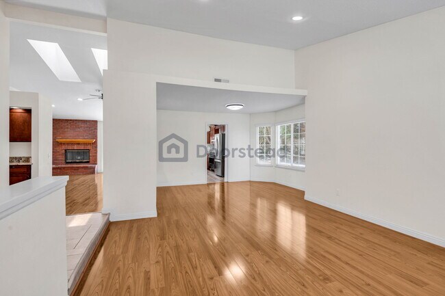 Building Photo - 904 Sky Meadow Pl