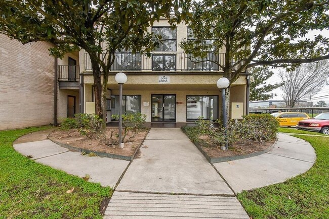 Foto del edificio - 3055 Walnut Bend Ln