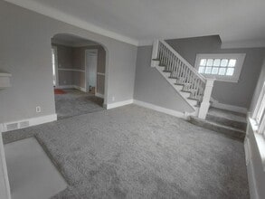 Building Photo - 13925 Cherrylawn St