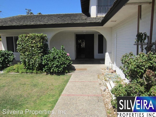 Building Photo - 515 N Lucas Dr