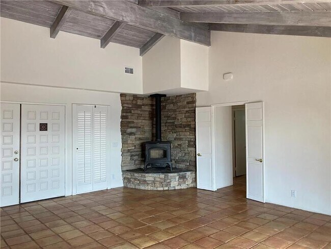 Building Photo - 31035 Pauma Heights Rd