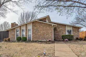Building Photo - 1213 Bass Dr