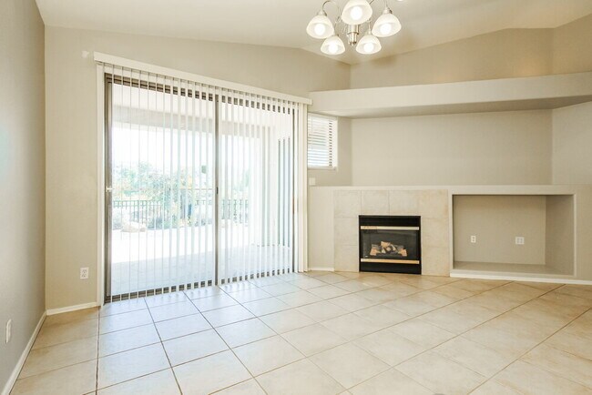 Foto del edificio - 3249 E Fremont Rd